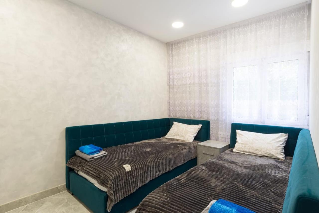Dream House Rooms Malaga - Habitacion En El Apartemento Bagian luar foto
