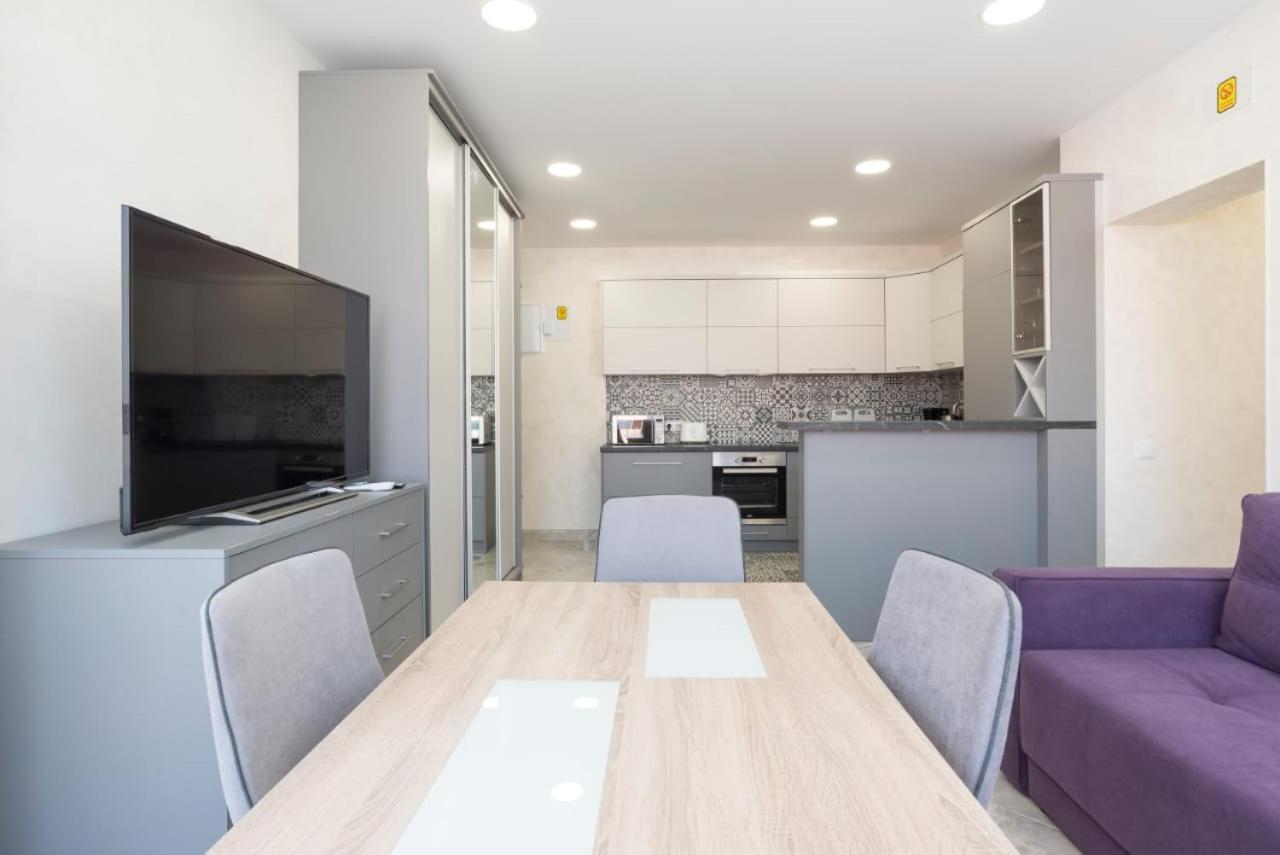 Dream House Rooms Malaga - Habitacion En El Apartemento Bagian luar foto